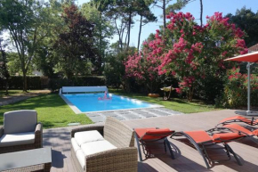 Villa au bord de la mer, piscine chauffée 9x4